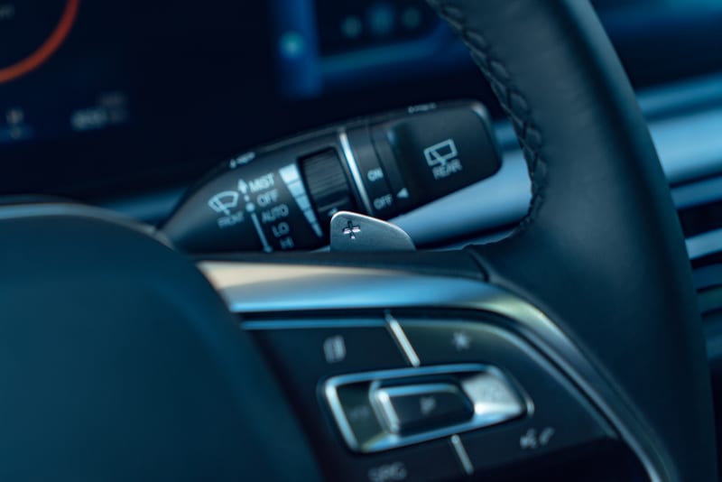 Cockpit des JAC JS6 PHEV mit Mittelkonsole