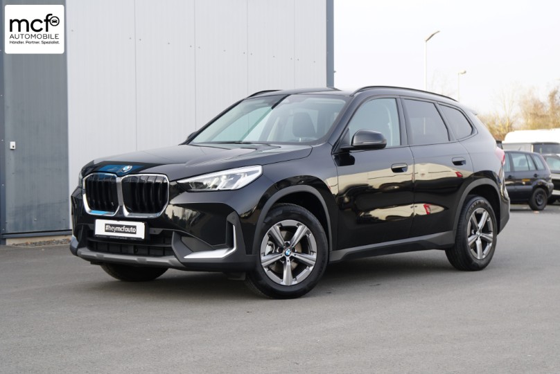 BMW X1 18i sDrive Advantage *Pano*AHK*Kamera* – Foto