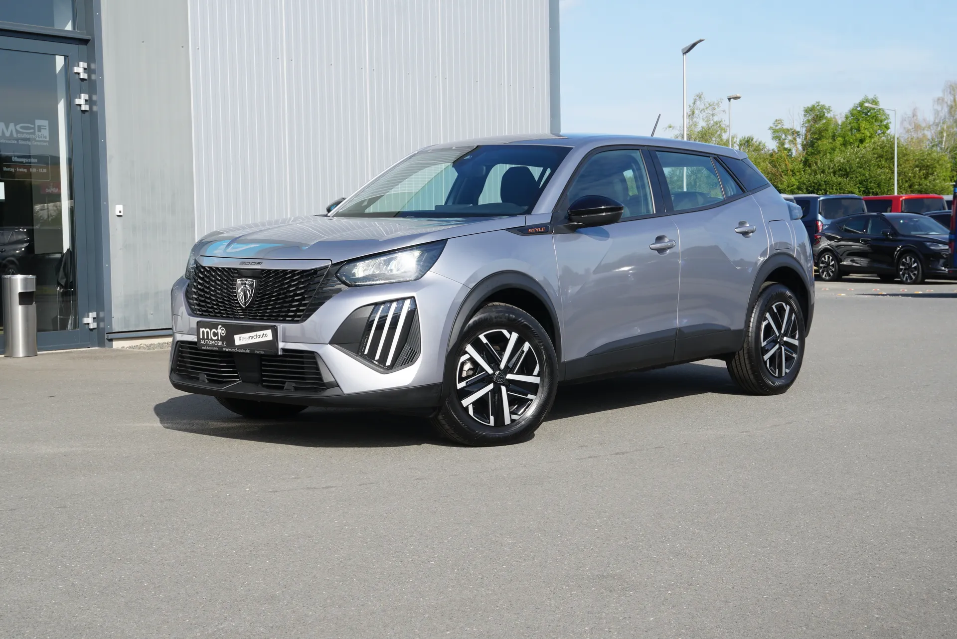 Peugeot 2008 Hybrid 145 Style *LED* AppConnect*Tempomat* – Gebrauchtwagen bei mcf Automobile