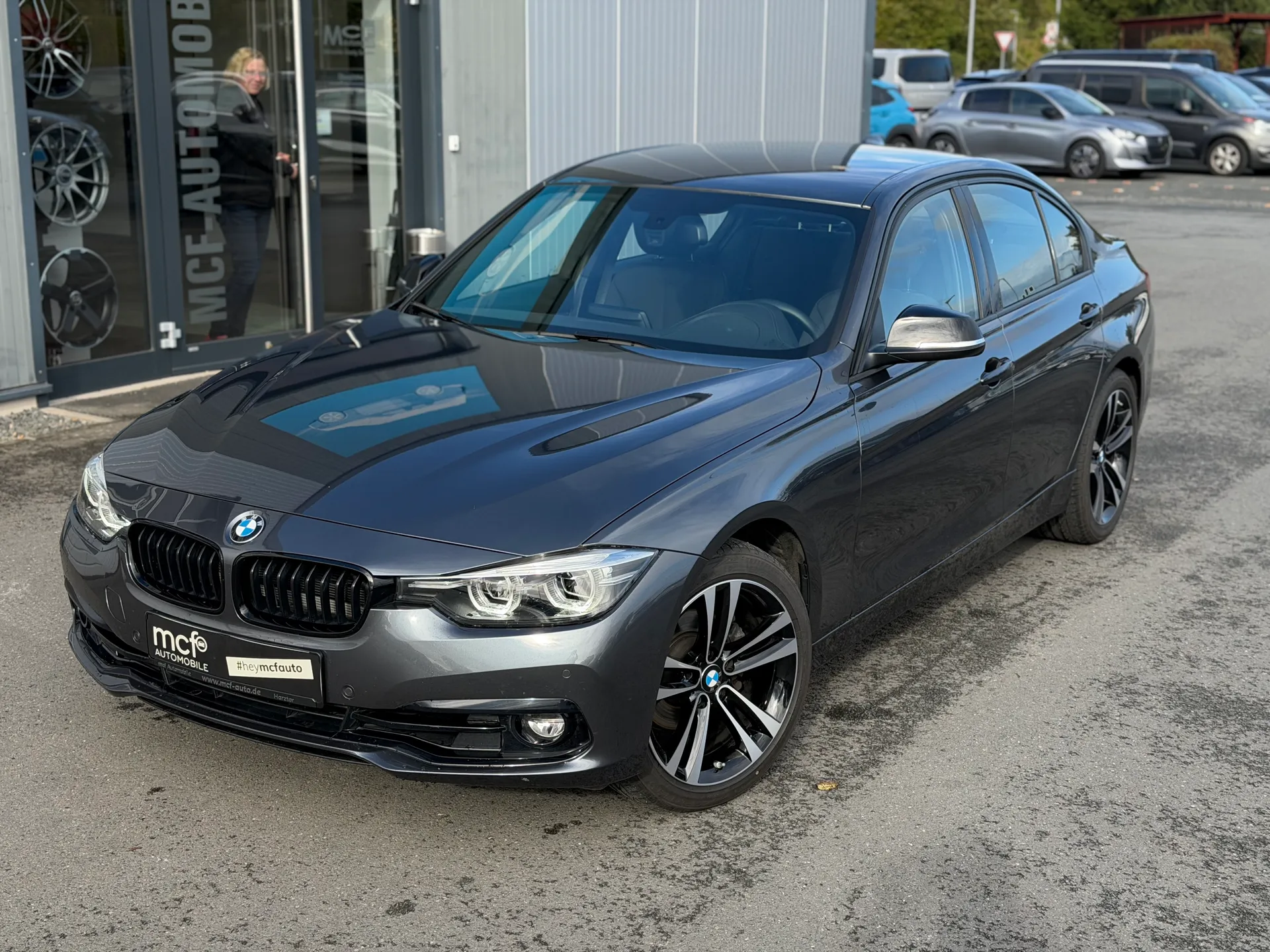 BMW 320 i Sport Line Shadow LED *Tempomat*Shz*Klima* – Foto
